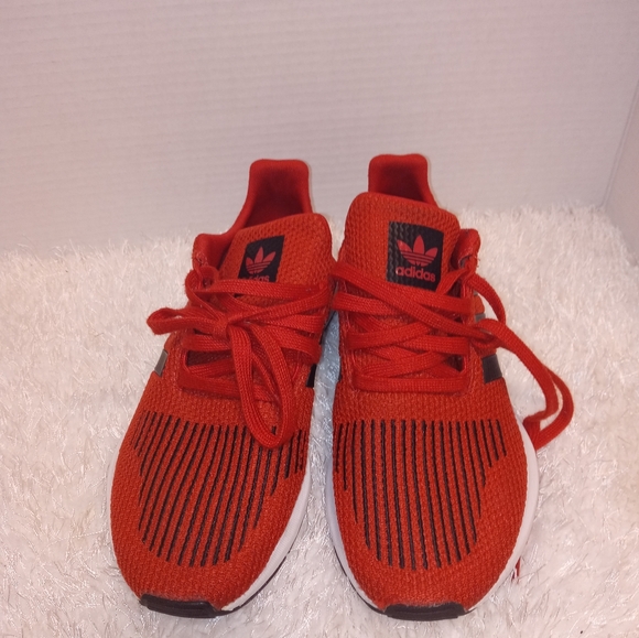 Adidas SWIFT Run EUC - Picture 6 of 6
